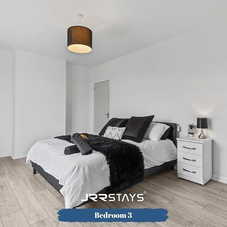 Nuneaton - Ideal 3 Bedroom, Wi-Fi Parking, Sleeps 6 - Jrr Stays エクステリア 写真