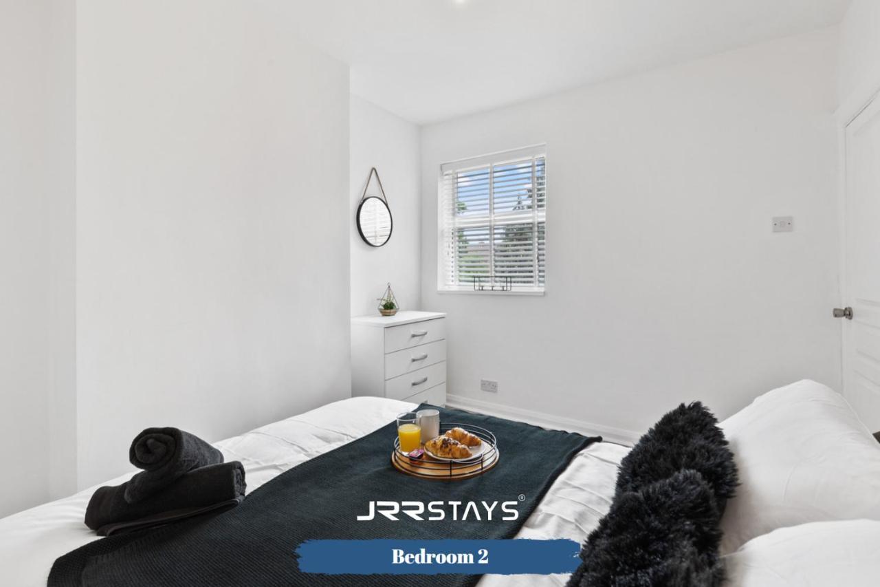 Nuneaton - Ideal 3 Bedroom, Wi-Fi Parking, Sleeps 6 - Jrr Stays エクステリア 写真