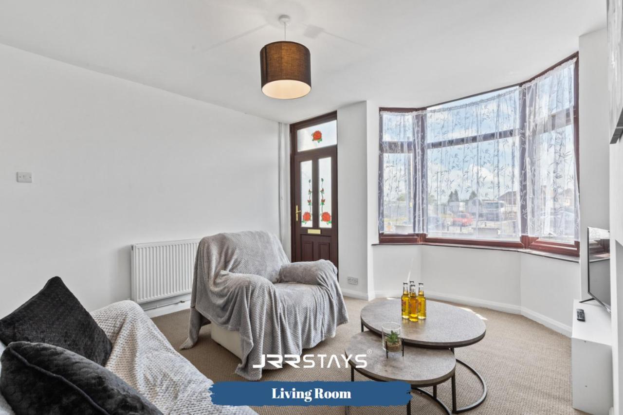 Nuneaton - Ideal 3 Bedroom, Wi-Fi Parking, Sleeps 6 - Jrr Stays エクステリア 写真